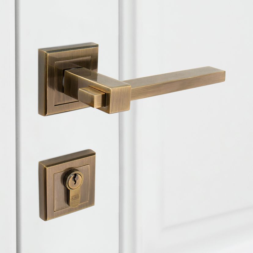 Manija Cerradura - Qubika